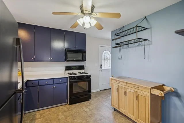 $319,900 | 281 North Shaddle Avenue, Mundelein, IL 60060