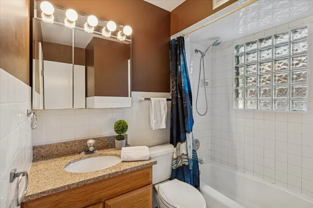 $319,900 | 281 North Shaddle Avenue, Mundelein, IL 60060