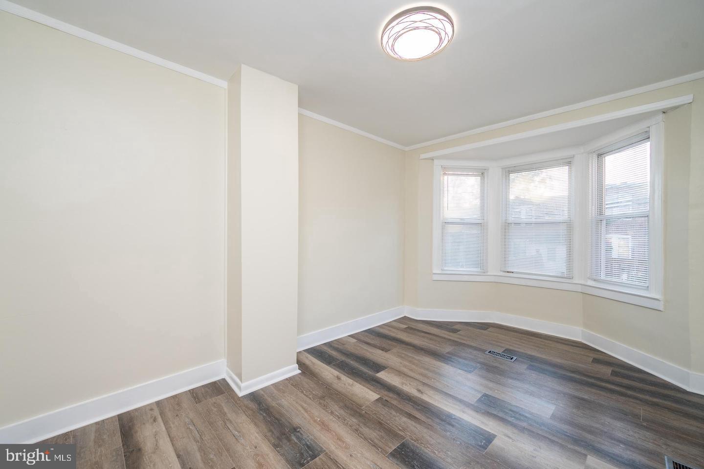 200 South Tremont Road Baltimore, MD 21229 - Photo 3 of 4 Dining room