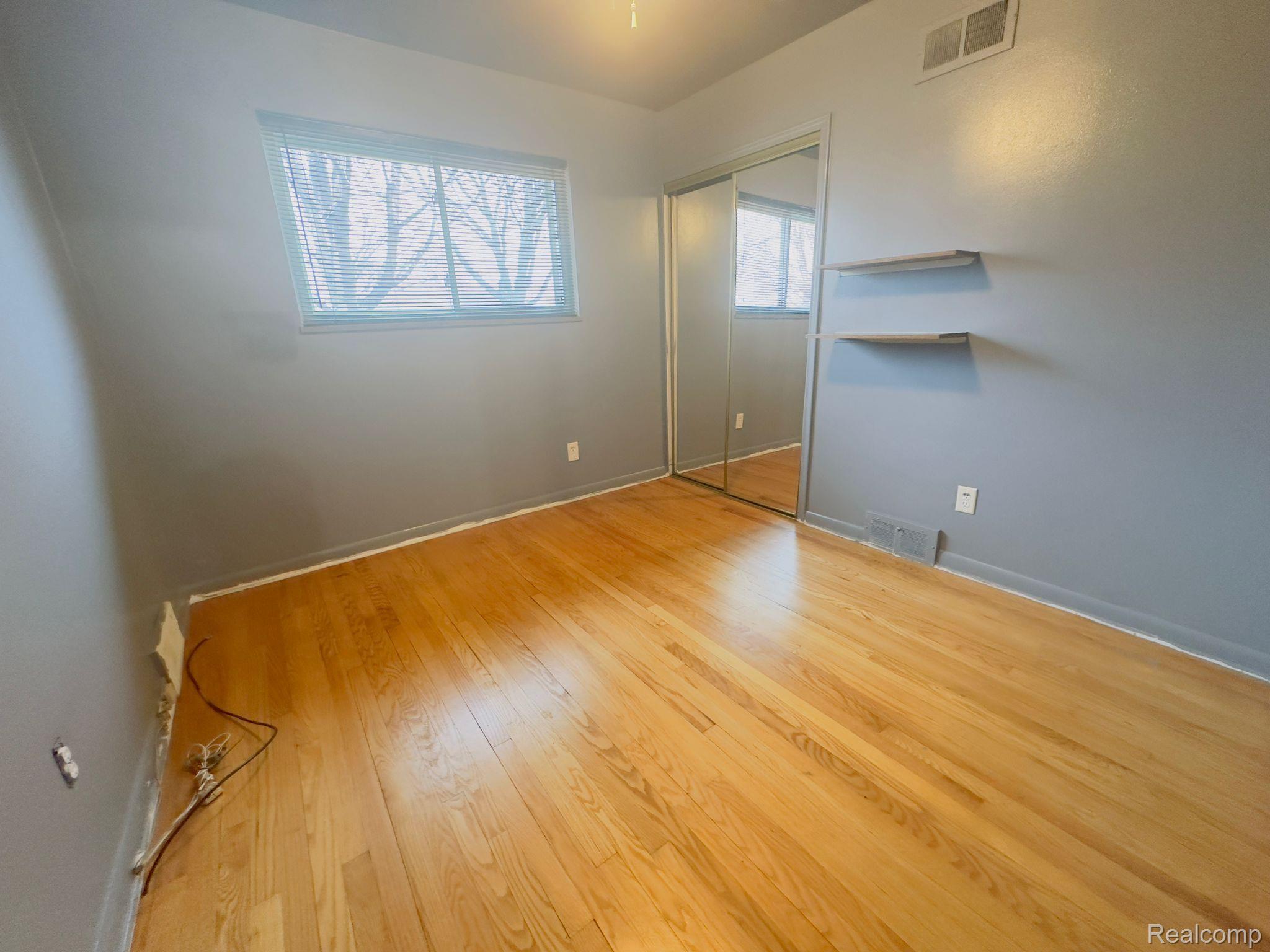 11463 East 11 Mile Road Warren, MI 48093 - Photo 20 of 32 Gallery Image 20