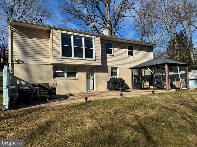 $1,095,000 | 131 Casmar Street Southeast, Vienna, VA 22180