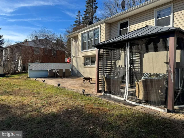 $1,095,000 | 131 Casmar Street Southeast, Vienna, VA 22180