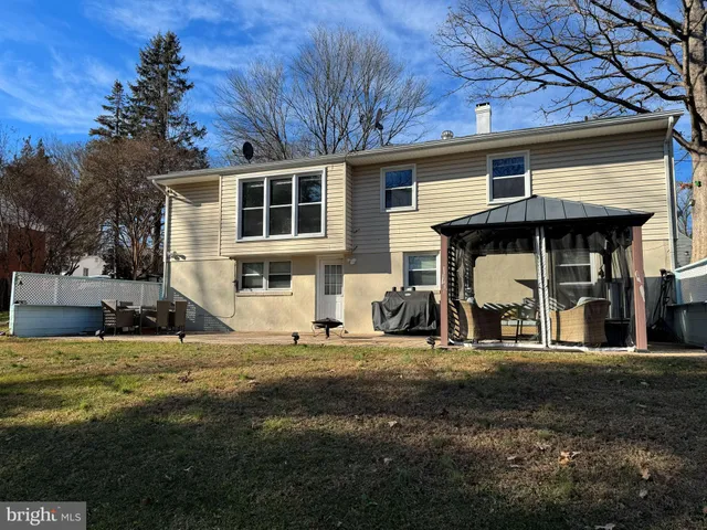 $1,095,000 | 131 Casmar Street Southeast, Vienna, VA 22180