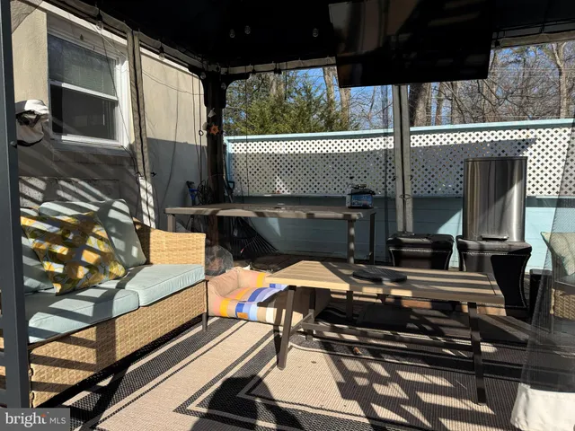 $1,095,000 | 131 Casmar Street Southeast, Vienna, VA 22180