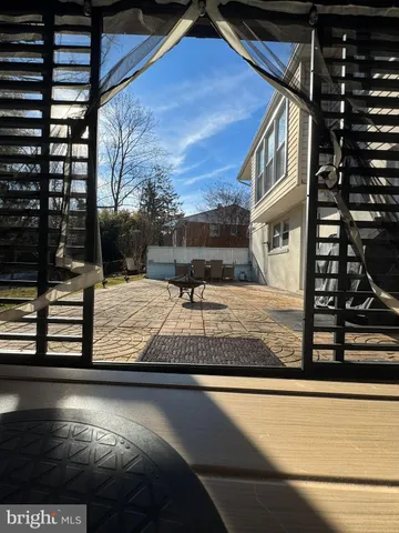 $1,095,000 | 131 Casmar Street Southeast, Vienna, VA 22180