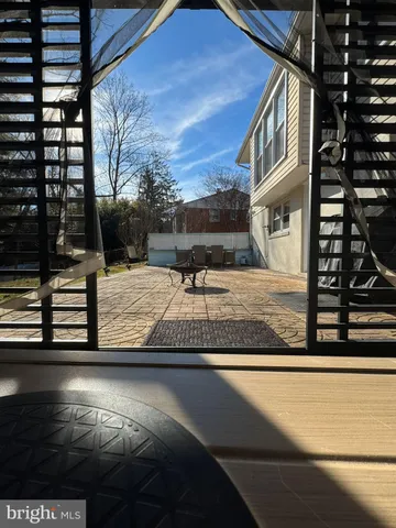 $1,095,000 | 131 Casmar Street Southeast, Vienna, VA 22180