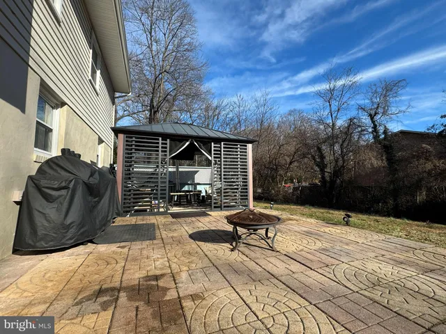 $1,095,000 | 131 Casmar Street Southeast, Vienna, VA 22180