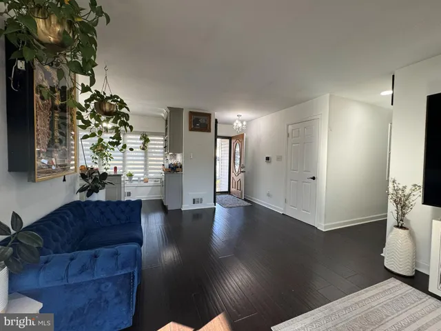 $1,095,000 | 131 Casmar Street Southeast, Vienna, VA 22180