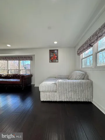 $1,095,000 | 131 Casmar Street Southeast, Vienna, VA 22180