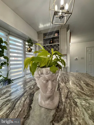 $1,095,000 | 131 Casmar Street Southeast, Vienna, VA 22180