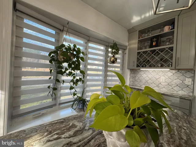 $1,095,000 | 131 Casmar Street Southeast, Vienna, VA 22180