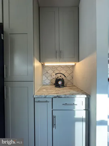 $1,095,000 | 131 Casmar Street Southeast, Vienna, VA 22180