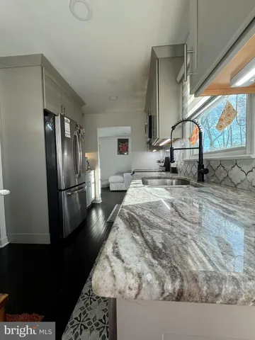 $1,095,000 | 131 Casmar Street Southeast, Vienna, VA 22180