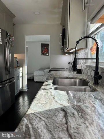 $1,095,000 | 131 Casmar Street Southeast, Vienna, VA 22180