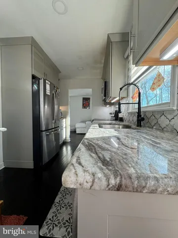 $1,095,000 | 131 Casmar Street Southeast, Vienna, VA 22180