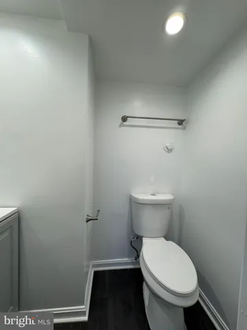 $1,095,000 | 131 Casmar Street Southeast, Vienna, VA 22180