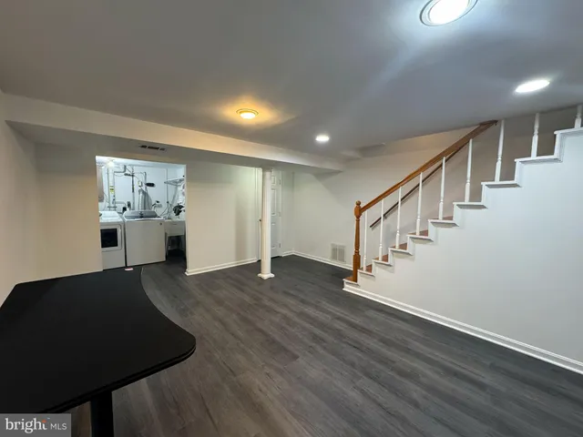 $1,095,000 | 131 Casmar Street Southeast, Vienna, VA 22180