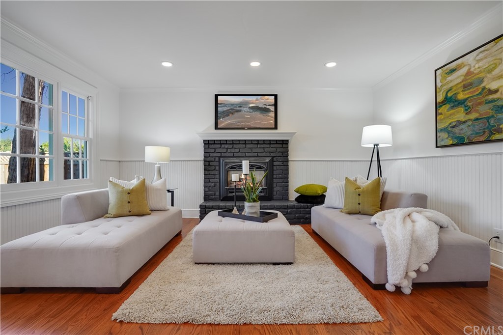 1988 Timberlane Way San Mateo, CA 94402 - Photo 25 of 36 a living room with furniture and a lamp
