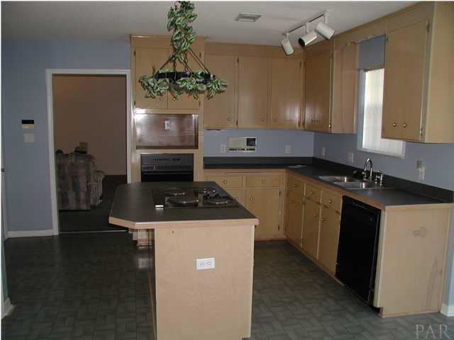 849 Copper Ridge Drive Cantonment, FL 32533 - Photo 4 of 13 View of Kitchen
