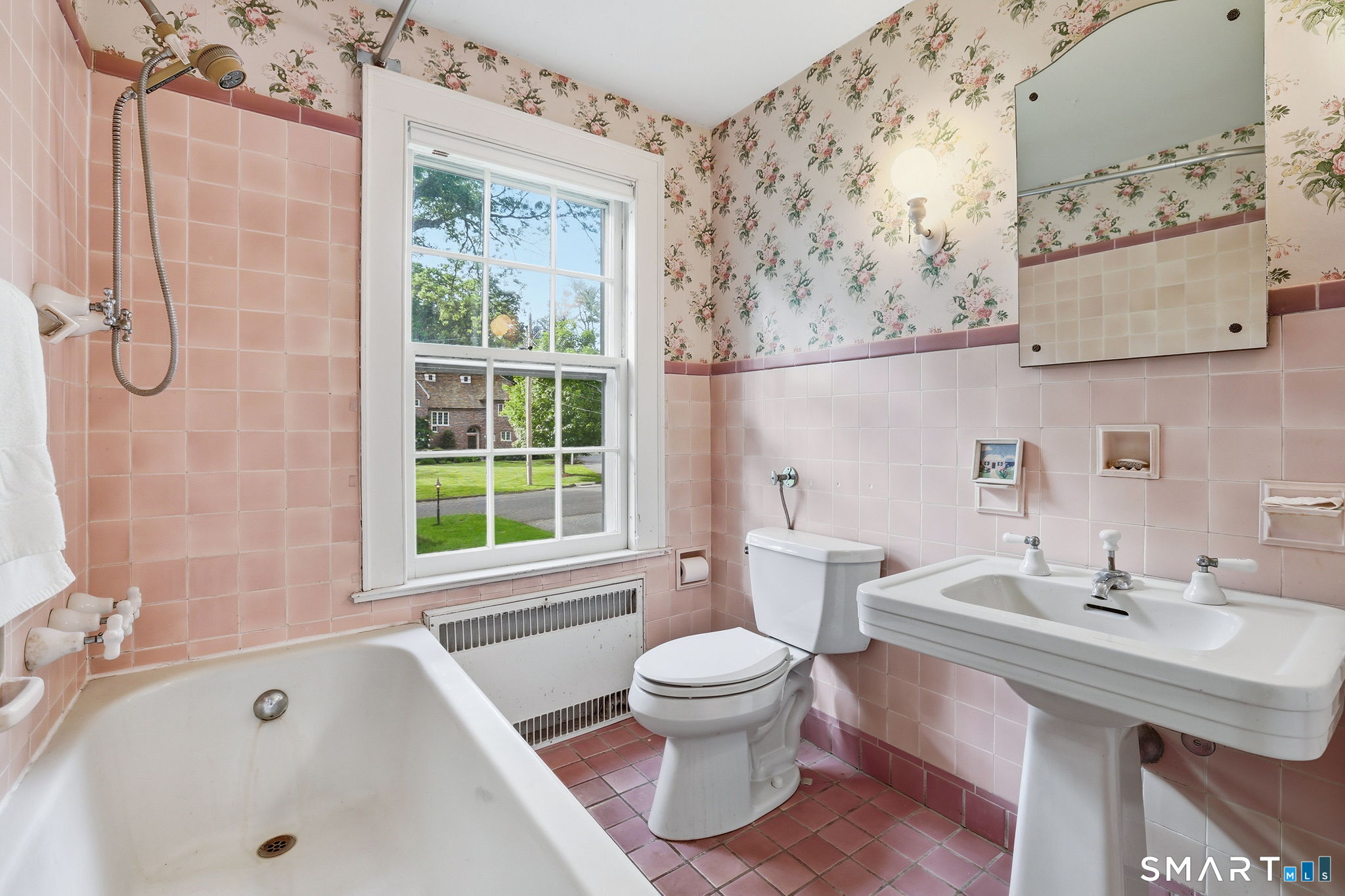 73 Inwood Road Fairfield, CT 06825 - Photo 33 of 40 Primary bath