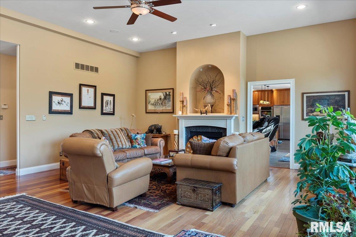 5404 Reserve Boulevard Springfield, IL 62711 - Photo 15 of 93