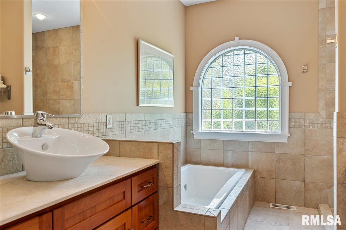 5404 Reserve Boulevard Springfield, IL 62711 - Photo 36 of 93