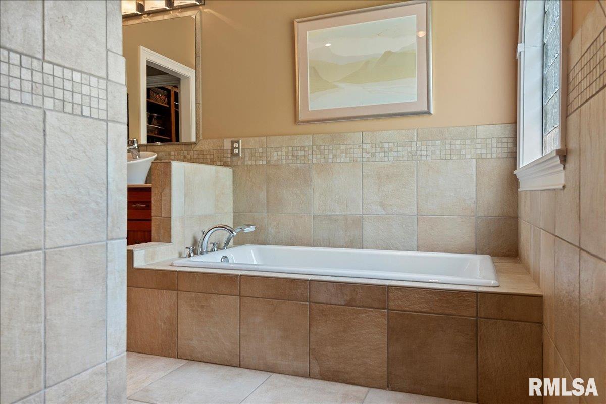 5404 Reserve Boulevard Springfield, IL 62711 - Photo 39 of 93