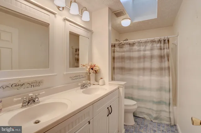 $765,000 | 8200 Splashing Brook Court, Laurel, MD 20723