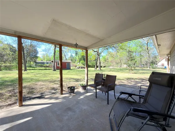 $199,000 | 124 East Golden Oaks Drive, Mabank, TX 75156
