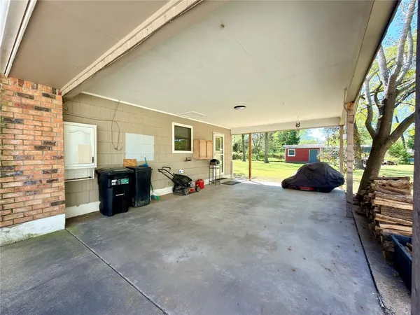 $199,000 | 124 East Golden Oaks Drive, Mabank, TX 75156