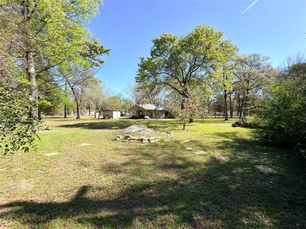 $199,000 | 124 East Golden Oaks Drive, Mabank, TX 75156
