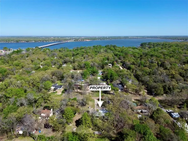 $199,000 | 124 East Golden Oaks Drive, Mabank, TX 75156