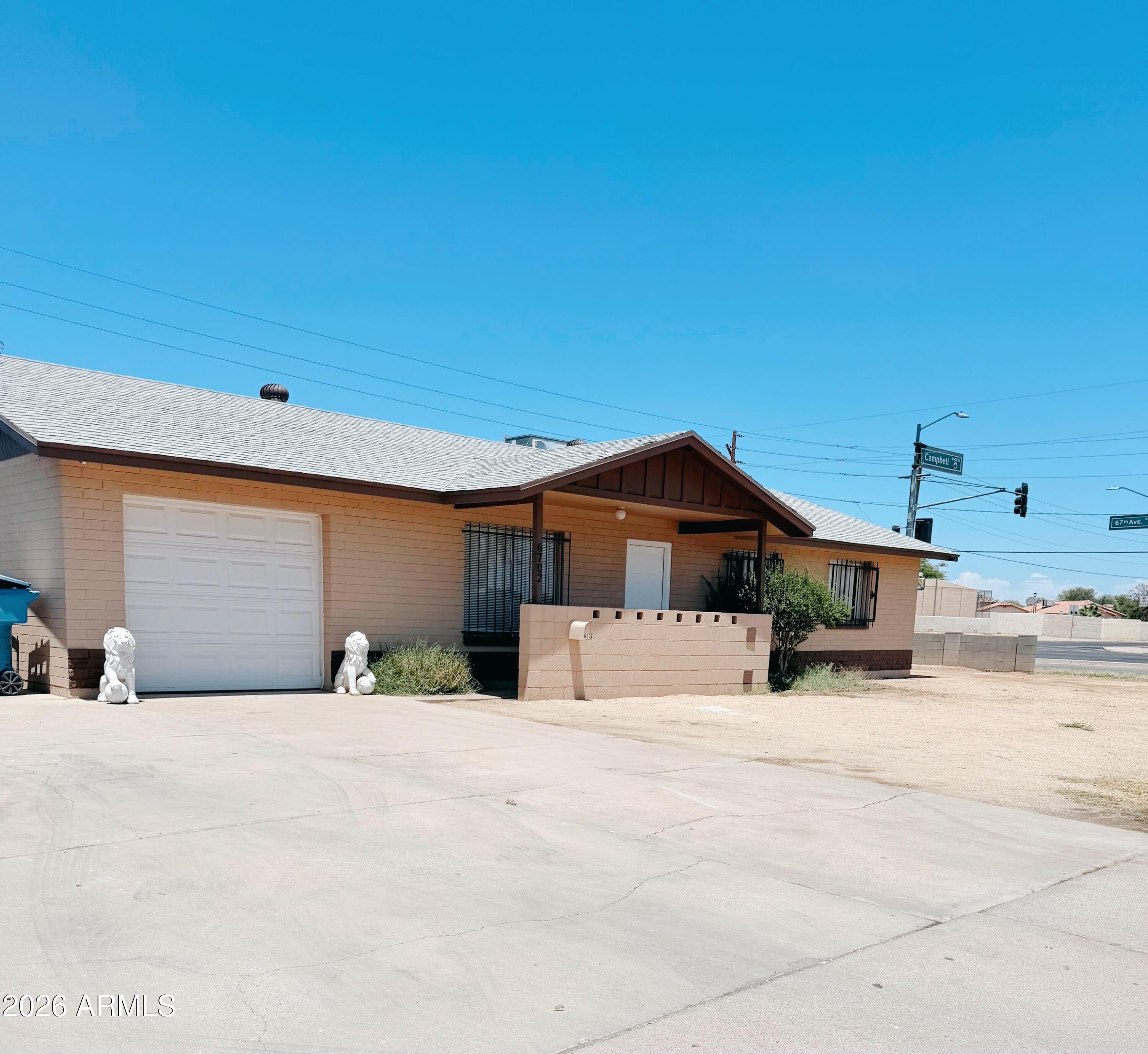 6702 West Roma Avenue Phoenix, AZ 85033 - Photo 1 of 18 1000089966