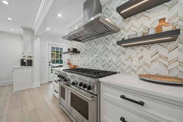 $4,450,000 | 192 Burtis Lane, Muttontown, NY 11791