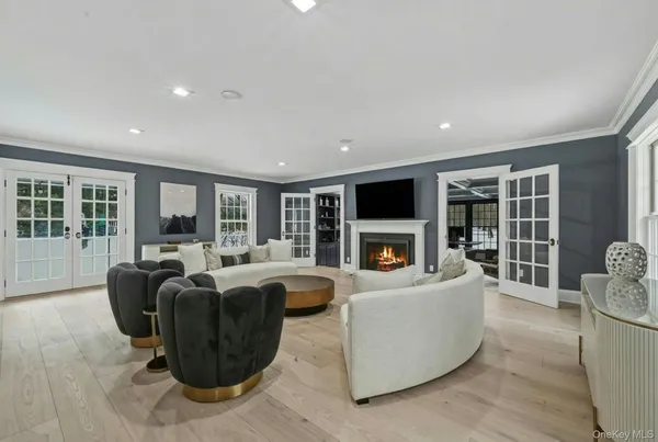 $4,450,000 | 192 Burtis Lane, Muttontown, NY 11791