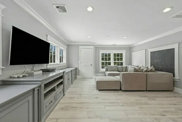 $4,450,000 | 192 Burtis Lane, Muttontown, NY 11791