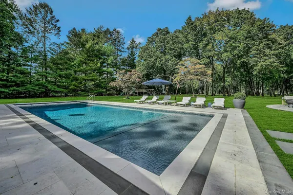 $4,450,000 | 192 Burtis Lane, Muttontown, NY 11791