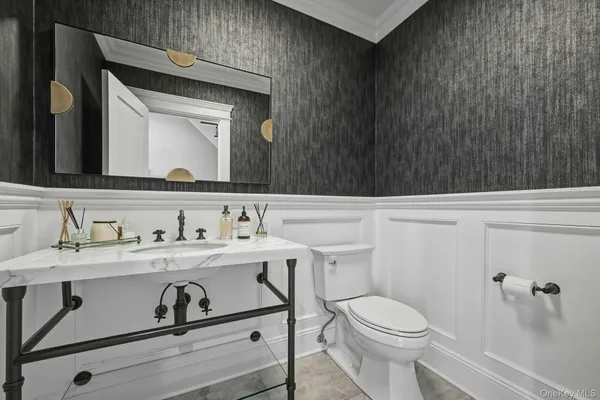 $4,450,000 | 192 Burtis Lane, Muttontown, NY 11791