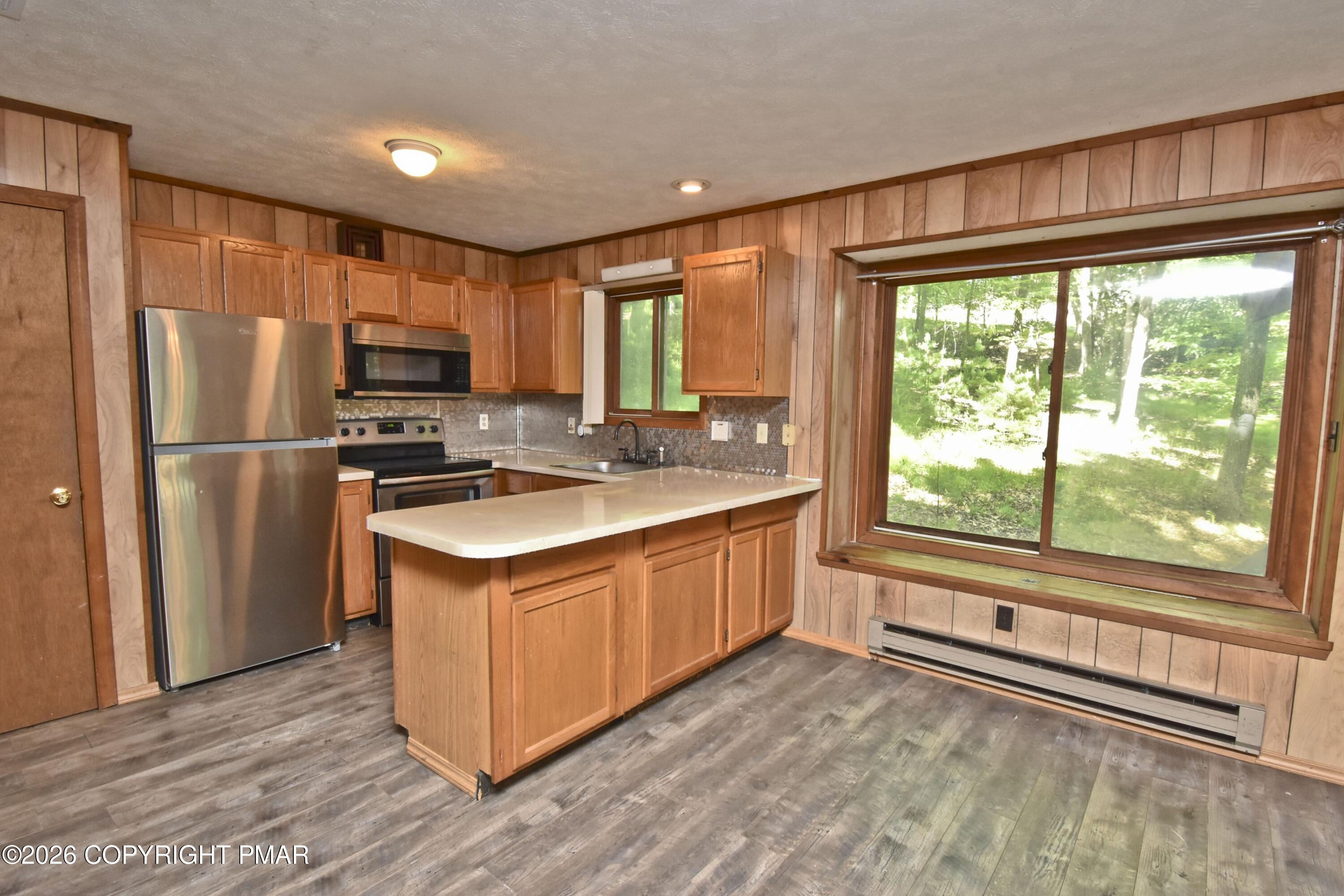 148 Manchester Drive Bushkill, PA 18324 - Photo 10 of 35 3 Kitchen (3)