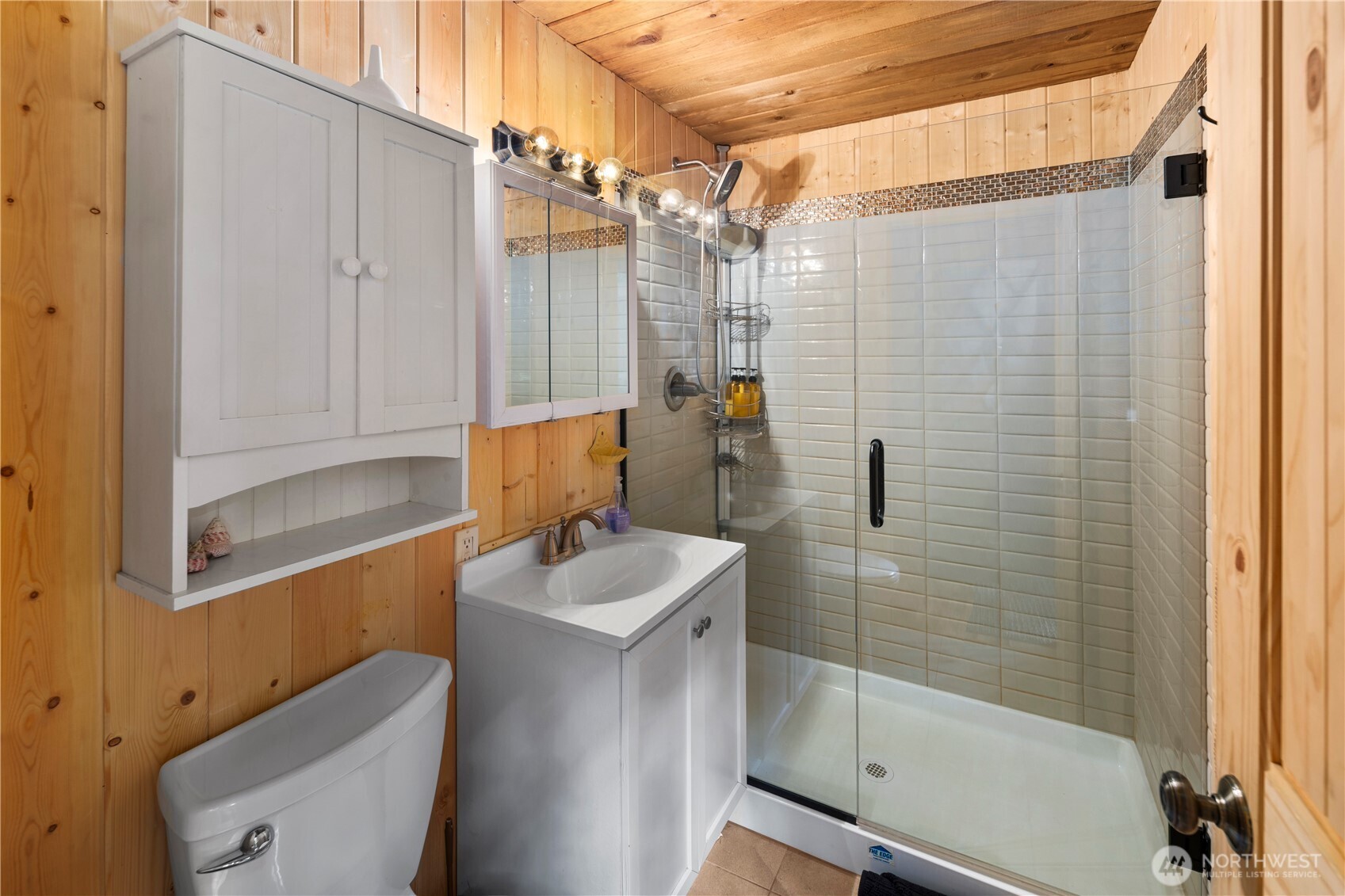 61 Hideaway Lane Ronald, WA 98940 - Photo 16 of 30 a bathroom with a sink a toilet and shower