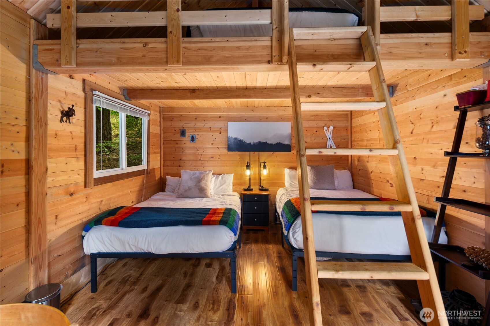 61 Hideaway Lane Ronald, WA 98940 - Photo 19 of 30 a balcony with table and chairs