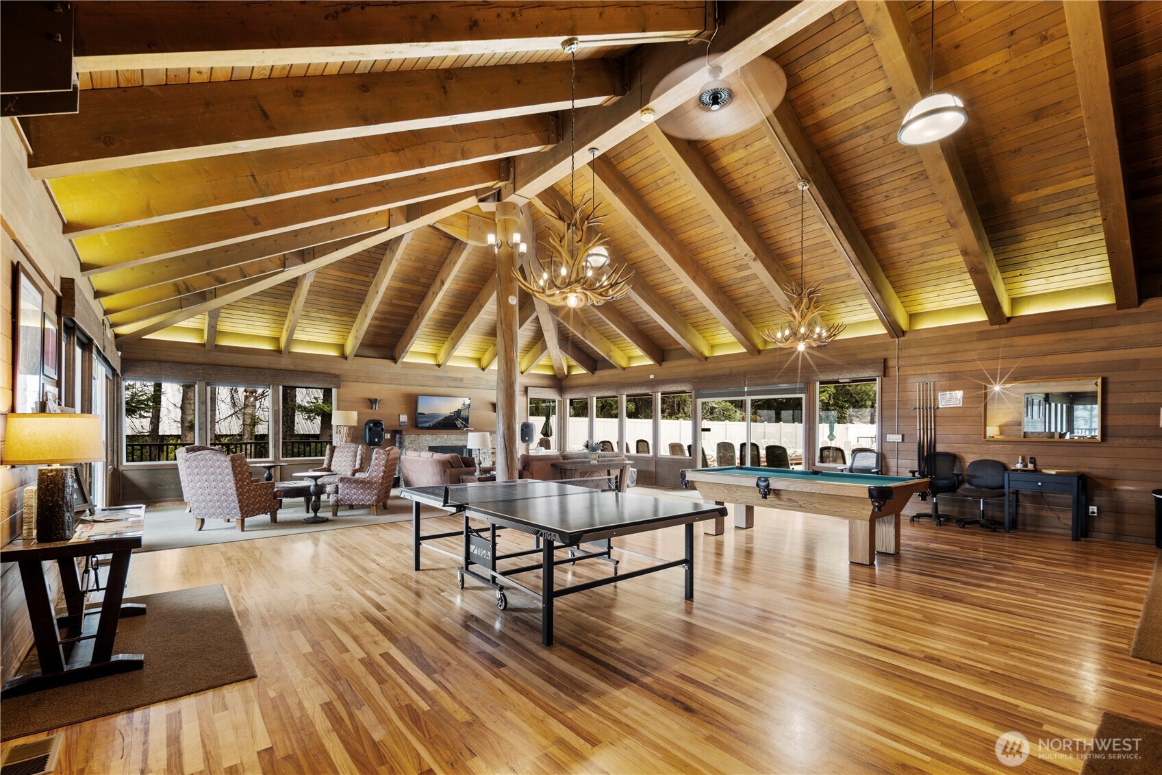 61 Hideaway Lane Ronald, WA 98940 - Photo 27 of 30 a room with lots of furniture and lots of furniture