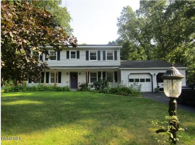 $3,500 | 9 Augusta Court, Clifton Park, NY 12065