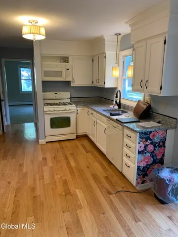 $3,500 | 9 Augusta Court, Clifton Park, NY 12065