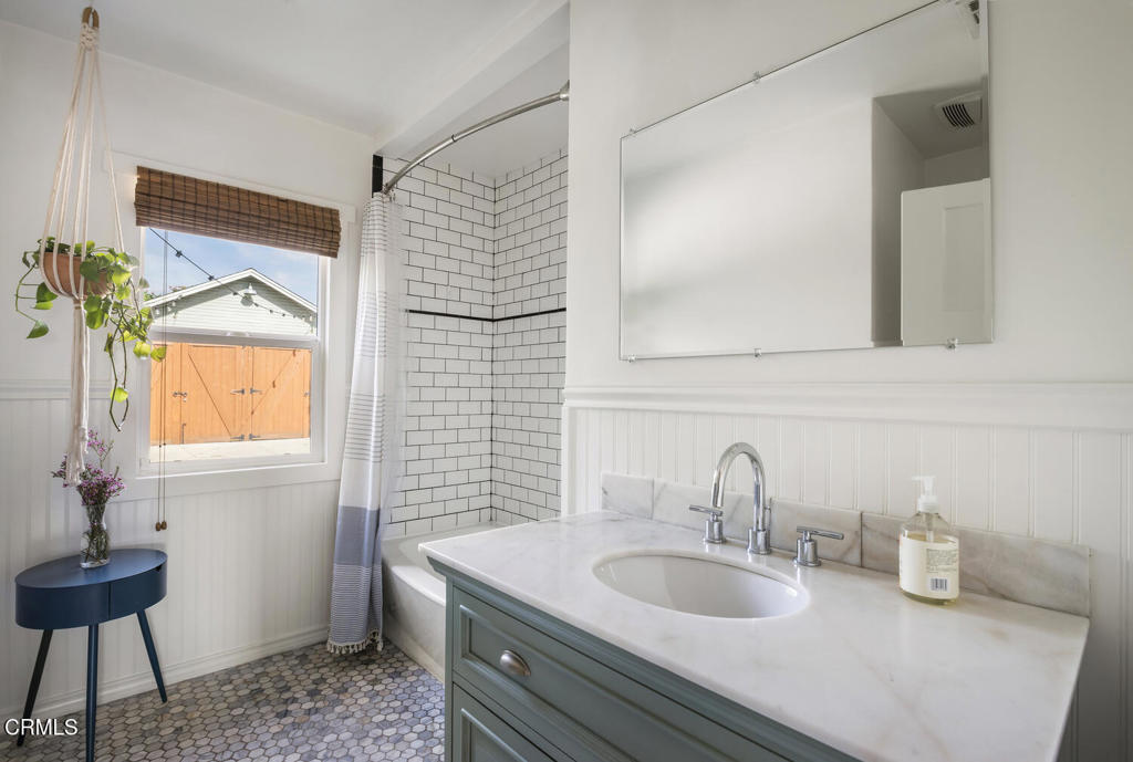 559 MacDonald Street Pasadena, CA 91103 - Photo 17 of 28 17