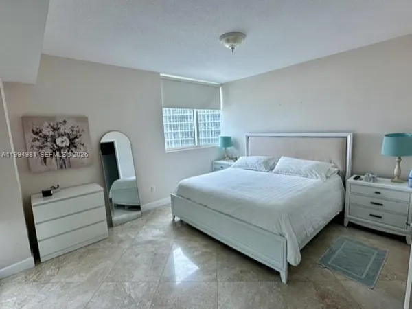 $10,000 | 3801 Collins Avenue, Unit 1102, Miami Beach, FL 33140