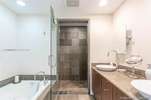 $10,000 | 3801 Collins Avenue, Unit 1102, Miami Beach, FL 33140