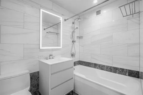 $9,000 | 1 Columbus Place, Unit N46C | Hell's Kitchen
