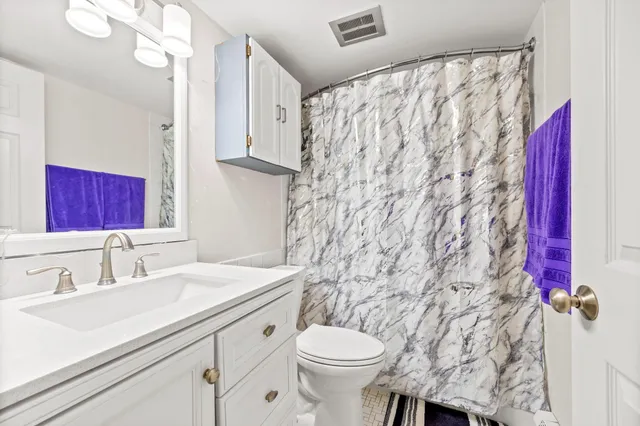 $180,000 | 4407 Wilshire Boulevard, Unit 305, Mound, MN 55364