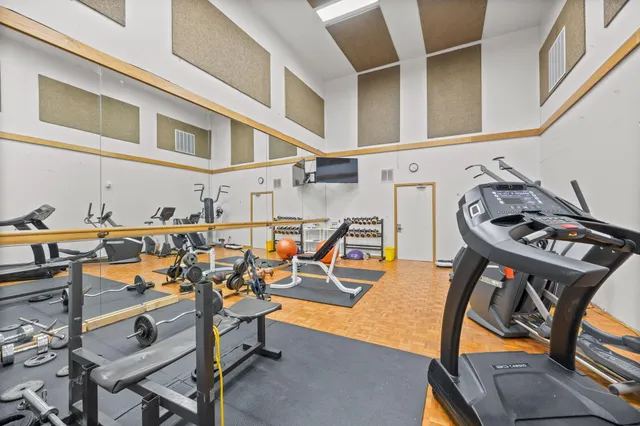 $180,000 | 4407 Wilshire Boulevard, Unit 305, Mound, MN 55364